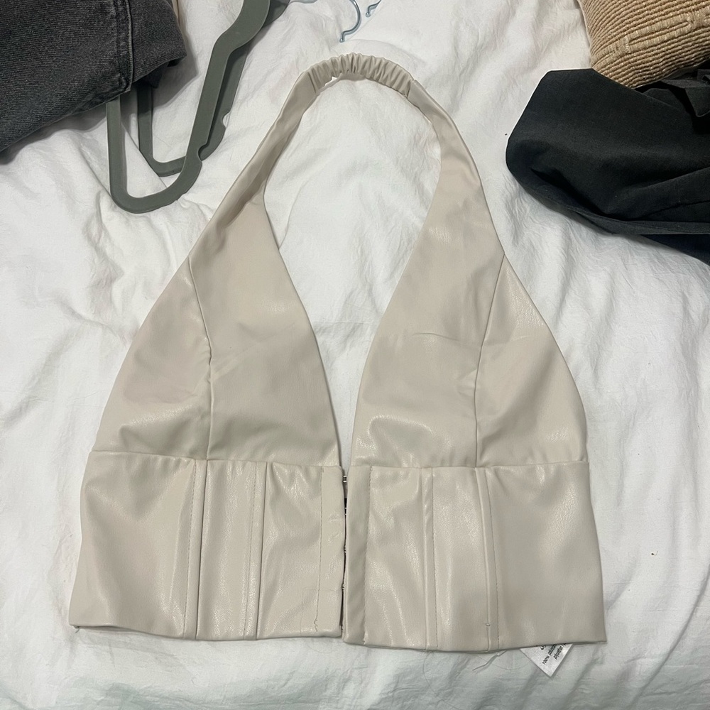 Bershka lowcut leather top! Open back!